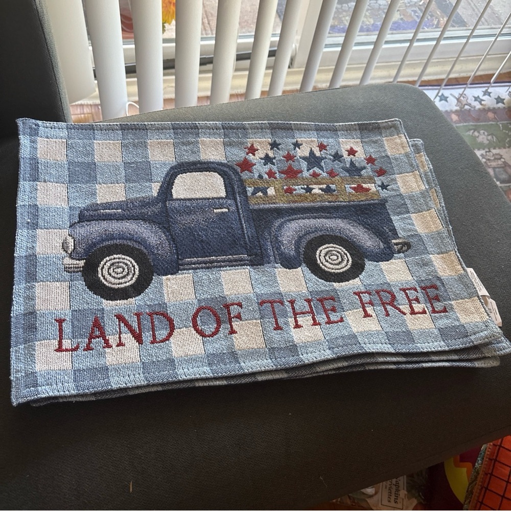 Set of 4 Tapestry Placemats (13"x19")TRUCK W/PATRIOTIC STARS,LAND OF THE FREE